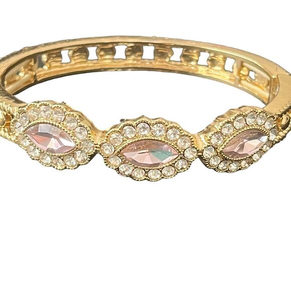 Signed Monet Size 7.25 Tennis Bracelet Pink Clear Stretch Rhinestones Gold Plate - Picture 8 of 13